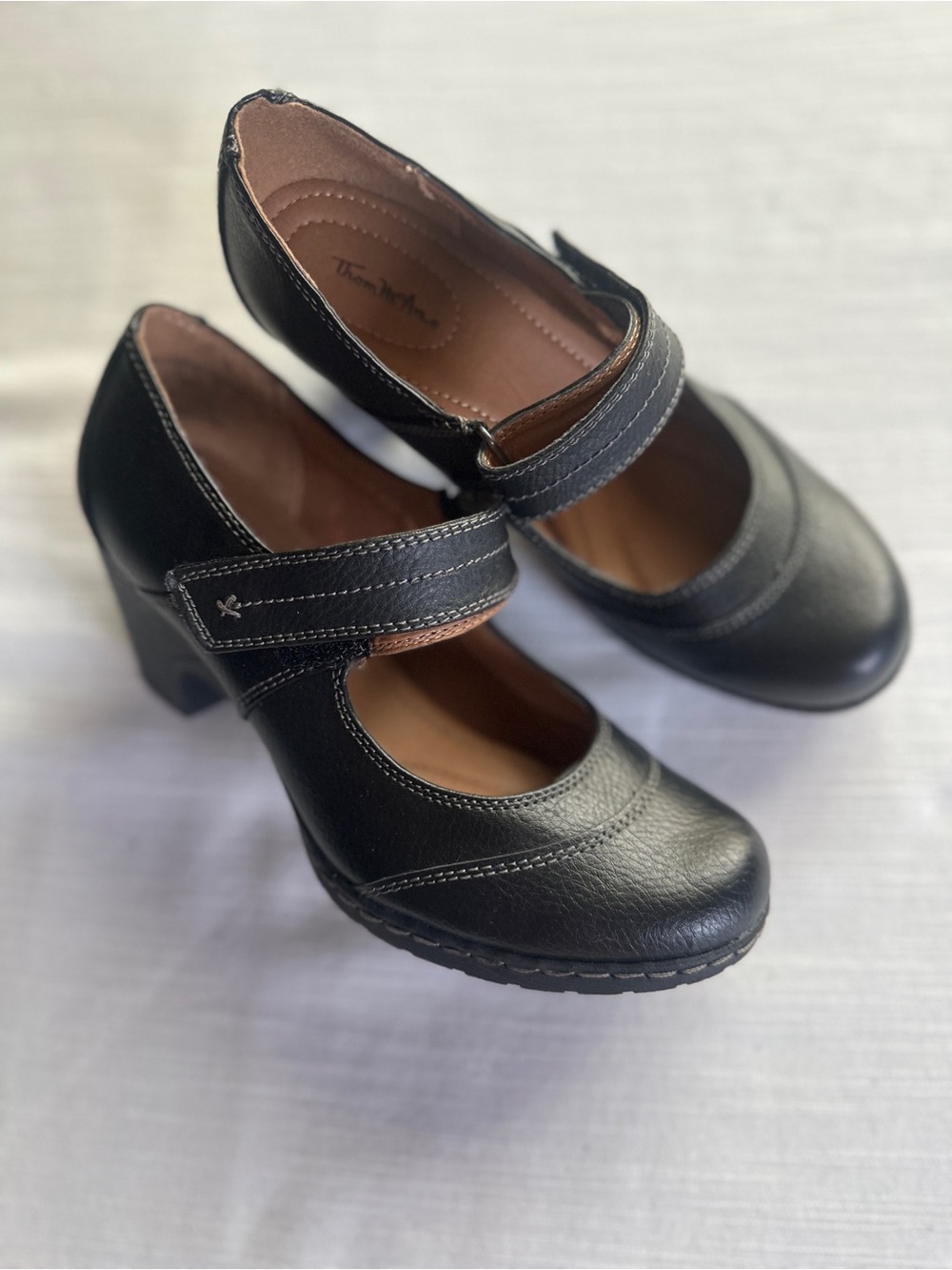 Thom McAn Georgianna Black Leather Mary Jane Heels | 7.5